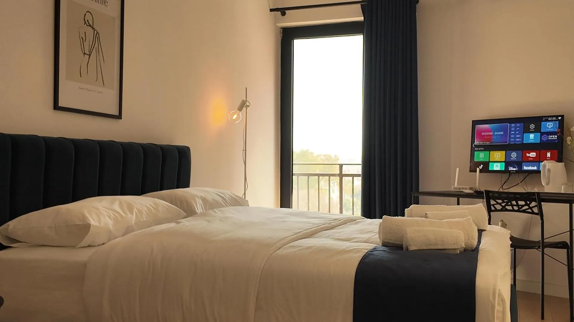 Bluemoon Retreat Hotel Tirana 0*,